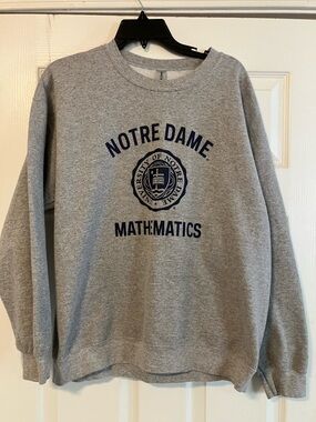 Notre Dame Fightin’ Irish Mathematics Gray Crewneck Sweatshirt Size Large